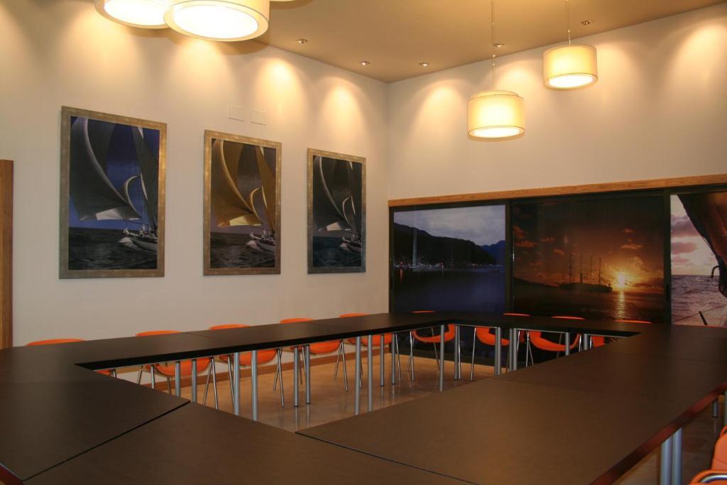 Hotel Restaurante El Vallés Briviesca Esterno foto
